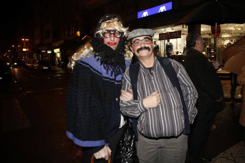 La 'Truchona Minera del Caudal' protagoniza las celebraciones carnavaleras que llenaron las calles de vecinos y visitantes.