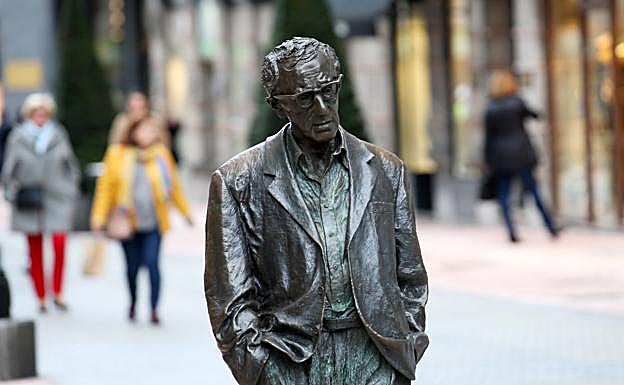 La efigie de Woody Allen en Milicias Nacionales. 
