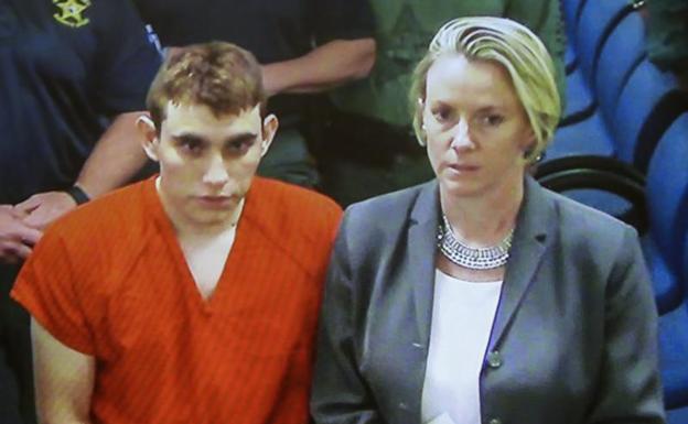 Nikolas Cruz comparece ante la juez en Florida.