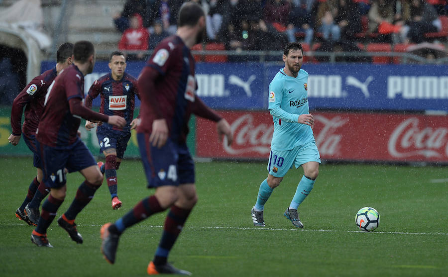 Tras dos empates consecutivos, el líder se reencontró con la victoria en Ipurua gracias a los tantos de Luis Suárez y Jordi Alba. 