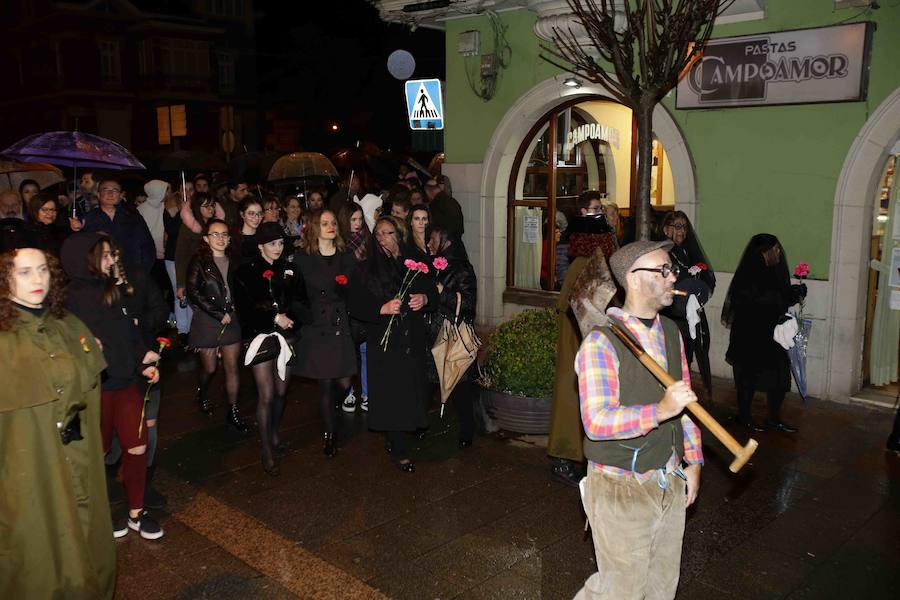 Don Salmón fue devorado por los vecinos de la villa, tras ser paseado por las calles seguido de la oportuna comitiva fúnebre.