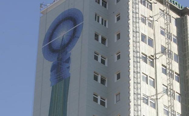 Imagen. El ‘faro’ de Alejandro Mieres en el edificio Bankunión.