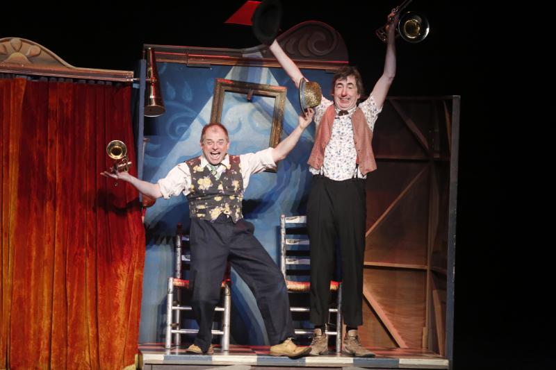 Las creaciones que las compañías participantes en Feten presentan estos días en Gijón siguen haciendo las delicias de los más pequeños, que se ven arrastrados por la creatividad de su puesta en escena.