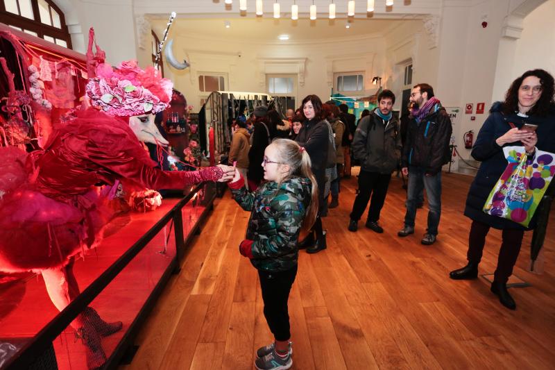 Las creaciones que las compañías participantes en Feten presentan estos días en Gijón siguen haciendo las delicias de los más pequeños, que se ven arrastrados por la creatividad de su puesta en escena.