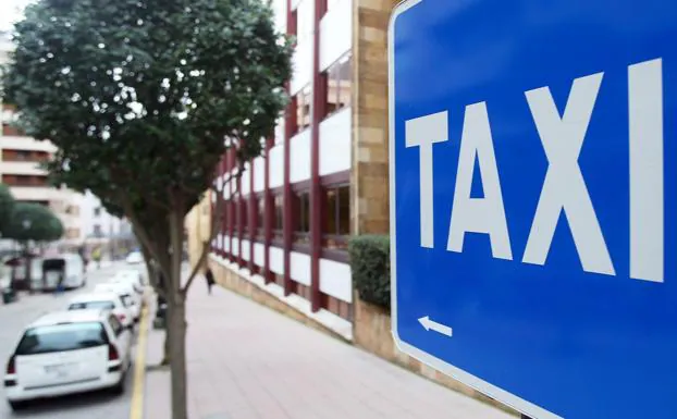 Los taxistas de Oviedo rotarán sus descansos desde el lunes y se interrumpirán solo en grandes eventos