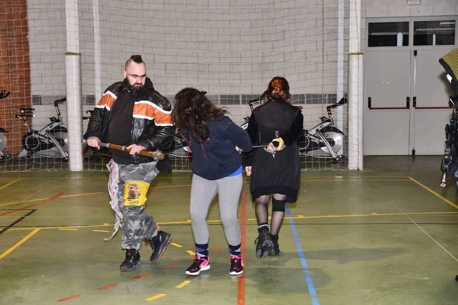 Más de 200 personas jugaron a sobrevivir en distintos puntos de la localidad piloñesa.