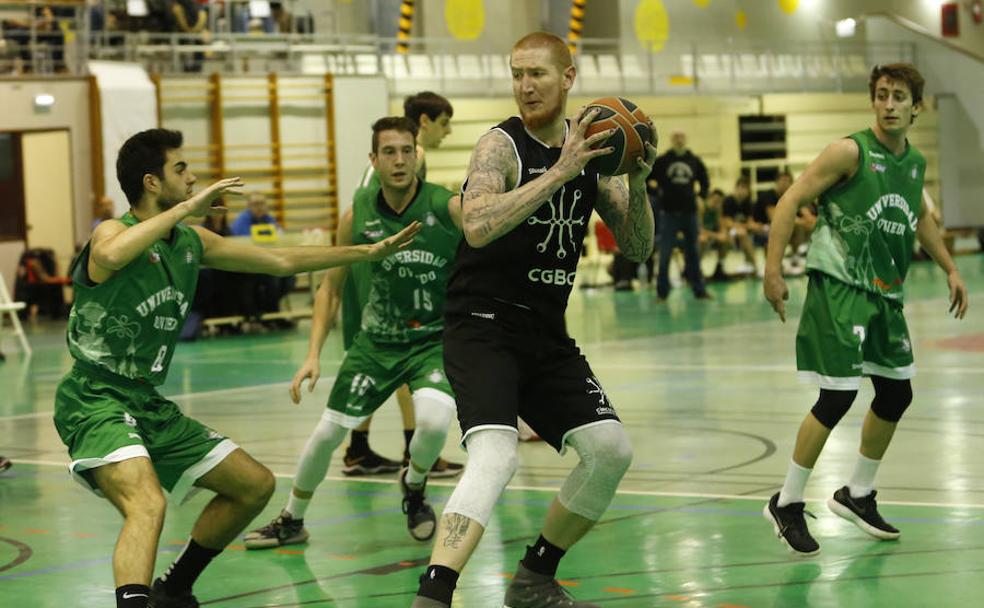 Robert Swift recupera la sonrisa en Gijón