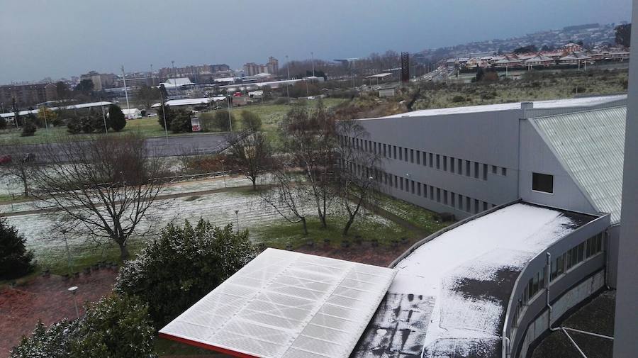 Fotos: Asturias amanece cubierta de nieve, incluso en la costa