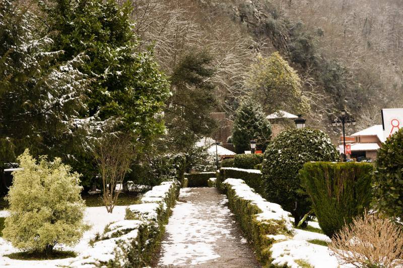 Fotos: La nieve cubre el oriente asturiano