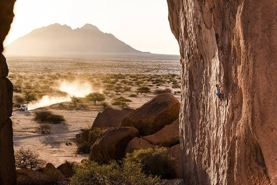 MOMENTS - Mención de Honor: Escalada