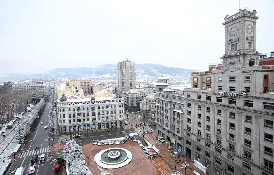 Imágenes tomadas desde los lugares más altos de la capital del Principado. Vista desde El Termómetro.