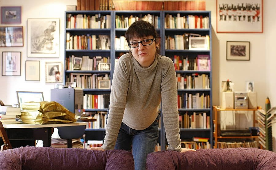 La escritora Marta Sanz cancela acto en el Niemeyer para secundar huelga del 8M