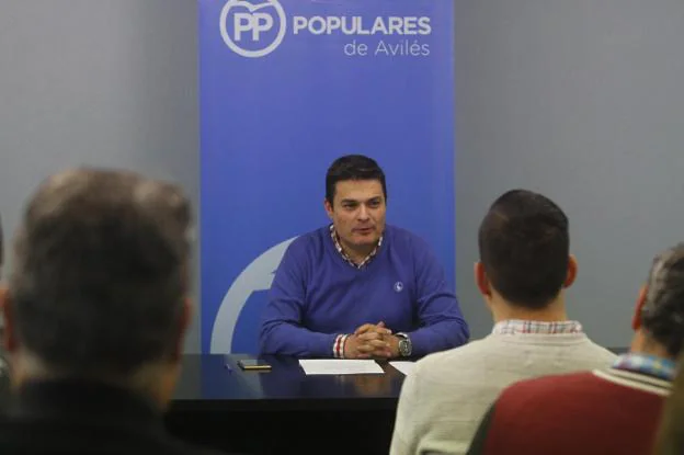 La nueva junta local del Partido Popular, presidida por Pedro de Rueda, celebró ayer su primera reunión tras el congreso local. 