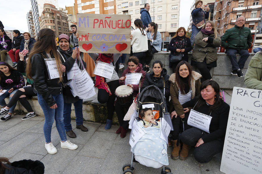 Asturias celebra el Día Internacional de la Mujer en las calles de Gijón en la primera huelga general feminista convocada bajo el lema 'Si nosotras paramos, se para el mundo'