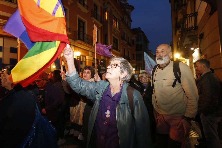 Asturias celebra el Día Internacional de la Mujer en las calles de Gijón en la primera huelga general feminista convocada bajo el lema 'Si nosotras paramos, se para el mundo'