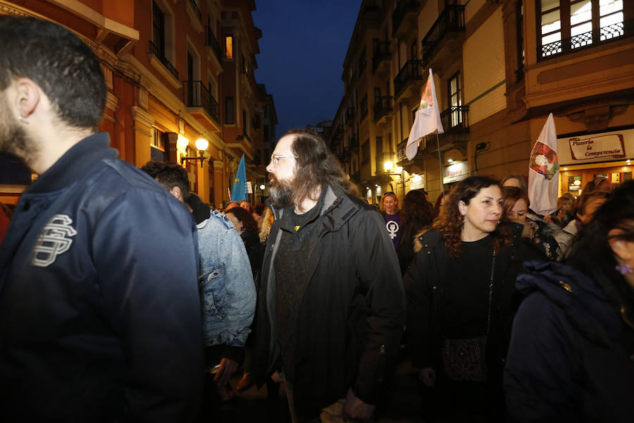 Asturias celebra el Día Internacional de la Mujer en las calles de Gijón en la primera huelga general feminista convocada bajo el lema 'Si nosotras paramos, se para el mundo'