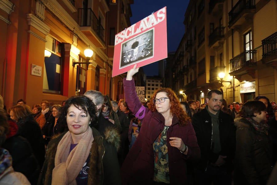 Asturias celebra el Día Internacional de la Mujer en las calles de Gijón en la primera huelga general feminista convocada bajo el lema 'Si nosotras paramos, se para el mundo'