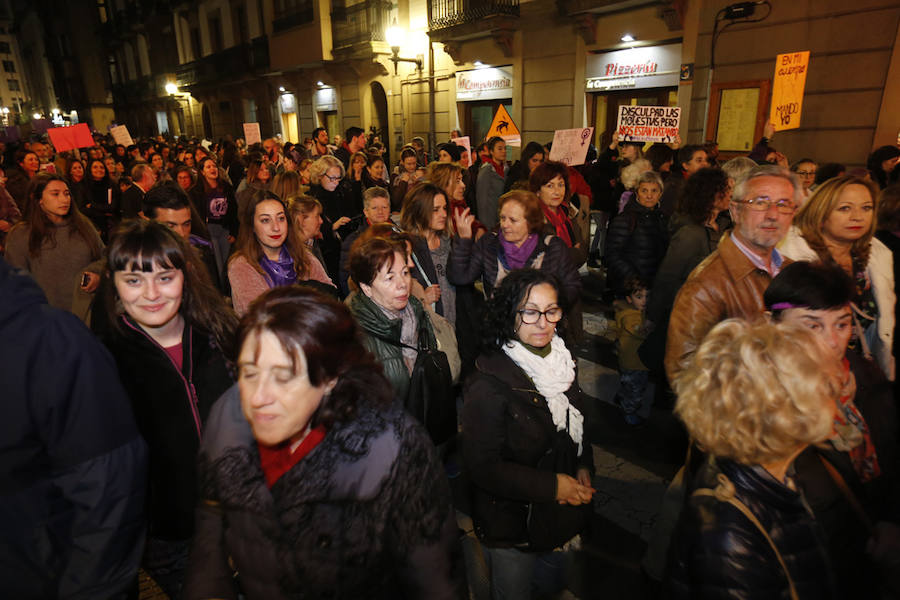 Asturias celebra el Día Internacional de la Mujer en las calles de Gijón en la primera huelga general feminista convocada bajo el lema 'Si nosotras paramos, se para el mundo'