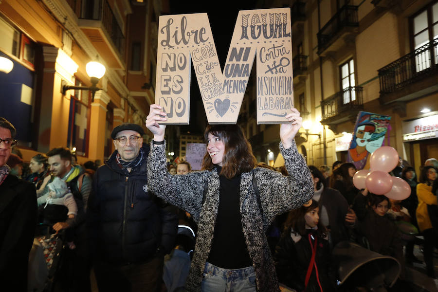 Asturias celebra el Día Internacional de la Mujer en las calles de Gijón en la primera huelga general feminista convocada bajo el lema 'Si nosotras paramos, se para el mundo'