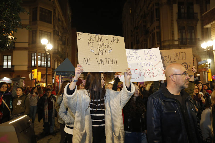 Asturias celebra el Día Internacional de la Mujer en las calles de Gijón en la primera huelga general feminista convocada bajo el lema 'Si nosotras paramos, se para el mundo'
