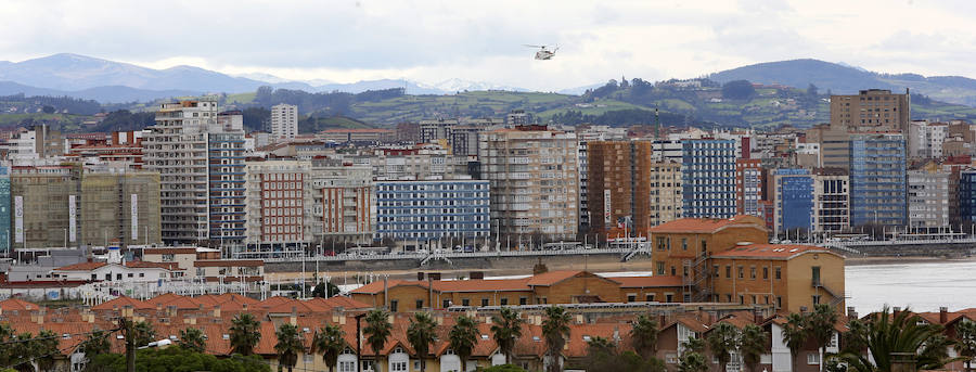 Fotos: Amplio dispositivo de búsqueda en Gijón para encontrar a Lorena Torre