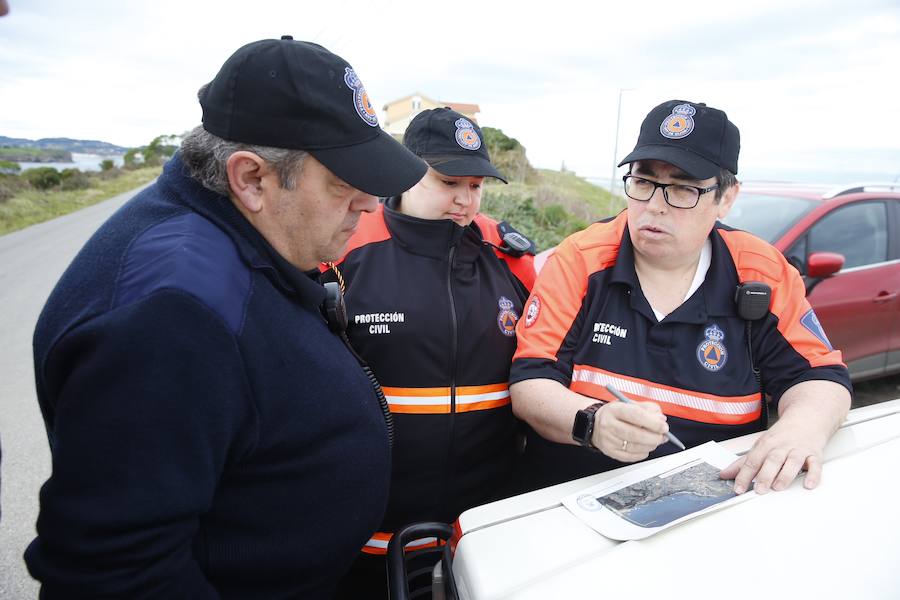 La búsqueda de Lorena Torre se ha reanudado este viernes. Más de cuarenta efectivos participan en el operativo, que rastrea la costa de Gijón en busca de algún indicio sobre la mujer, que desapareció el pasado día 1. 