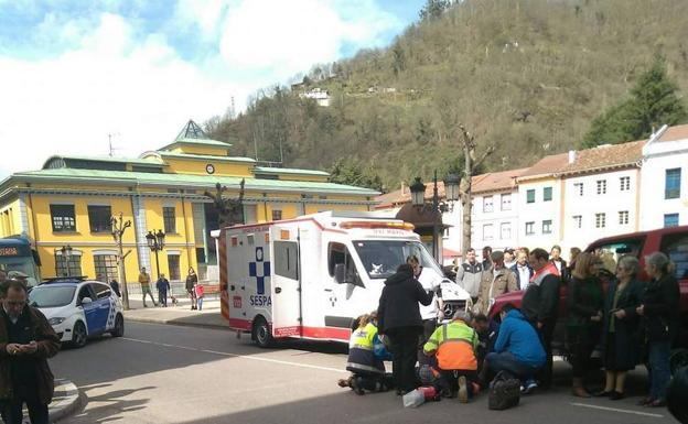 Un hombre, herido leve tras ser atropellado en Sotrondio