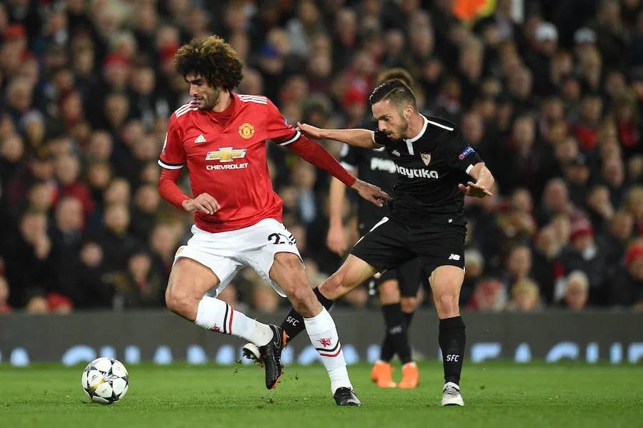 El Sevilla logró el pase a cuartos de final de la Liga de Campeones al imponerse por 1-2 al Manchester United en Old Trafford.