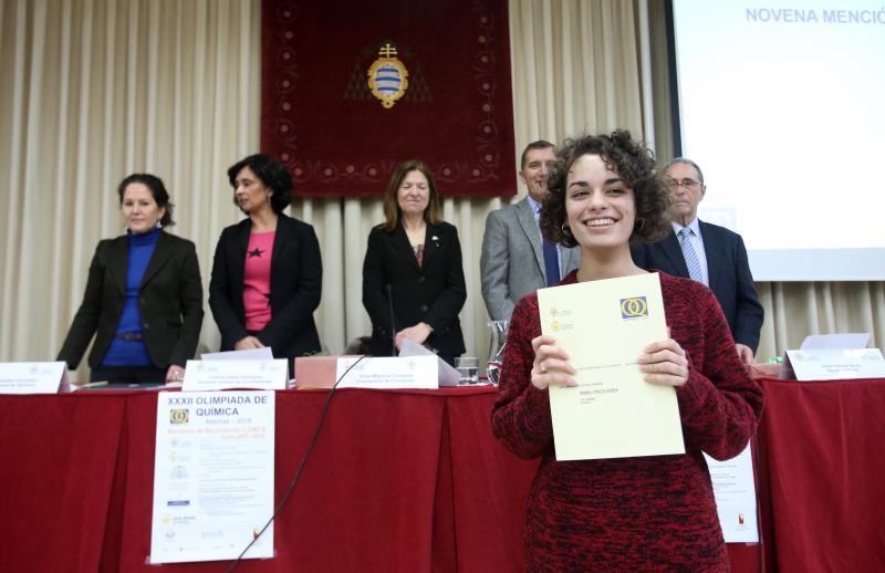 La Facultad de Química ha sido el escenario de la entrega de diplomas a los participantes en la XXXII Olimpiada de Química de Bachillerato. 