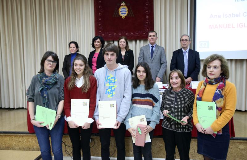 La Facultad de Química ha sido el escenario de la entrega de diplomas a los participantes en la XXXII Olimpiada de Química de Bachillerato. 