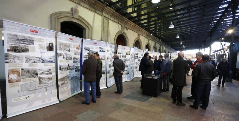 La muestra realiza un recorrido por los diferentes acontecimientos vividos por la empresa ferroviaria en este primer siglo de andadura, desde guerras hasta situaciones de crisis que amenazaron su existencia.