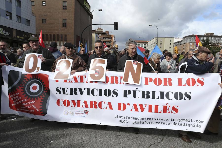 Fotos: Los pensionistas asturianos se manifiestan en Gijón por una pensión digna