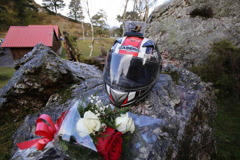 Más de medio centenar de moteros homenajearon al joven fallecido en el incendio del pasado 26 de febrero en El Berrón
