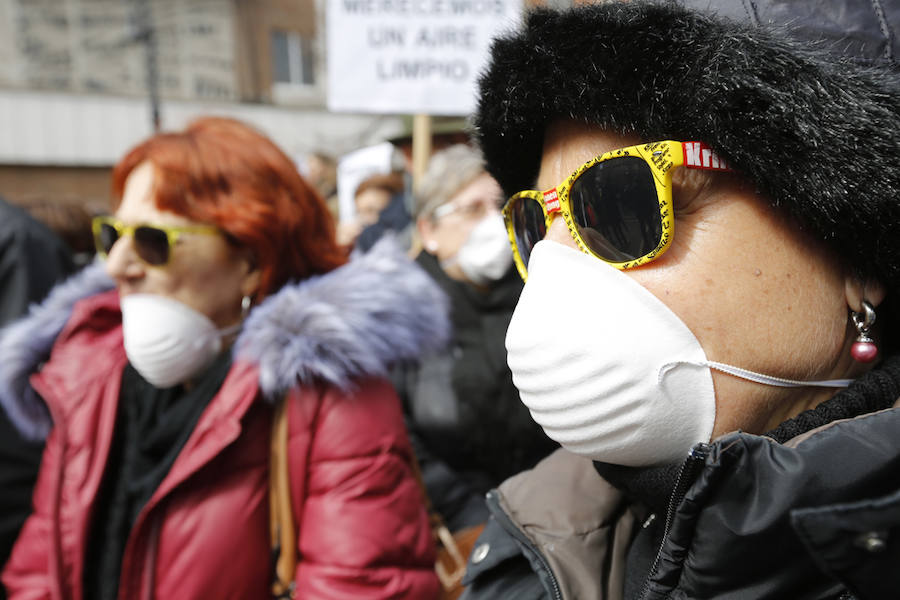 Fotos: Miles de personas se concentra en Gijón contra la contaminación en Asturias