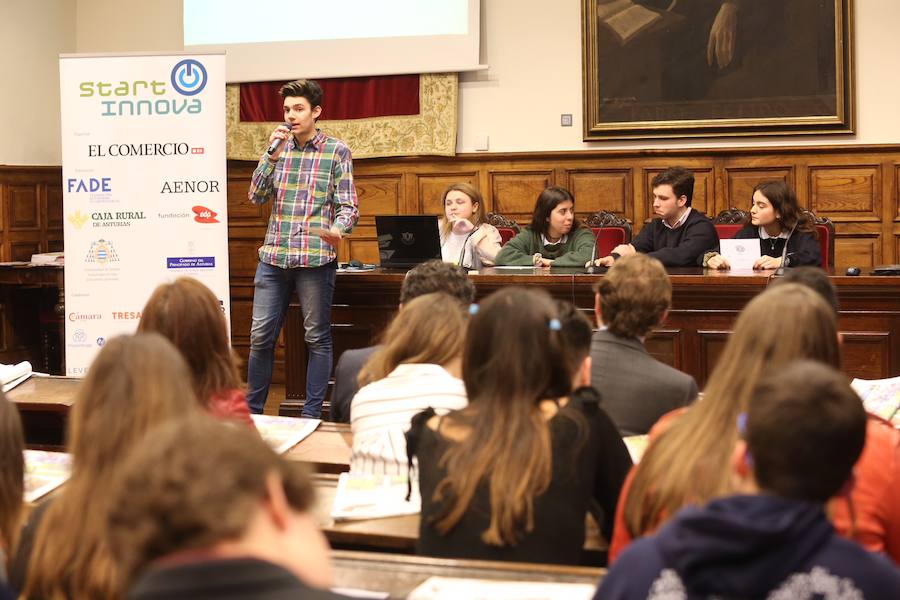 Medio centenar de estudiantes asturianos se han clasificado para la gran final de STARTinnova, el programa de fomento de la cultura emprendedora que promueve EL COMERCIO. Organizados en cinco equipos, han presentado sus proyectos ante un jurado de expertos en el Aula Magna del Edificio Histórico de la Universidad de Oviedo.