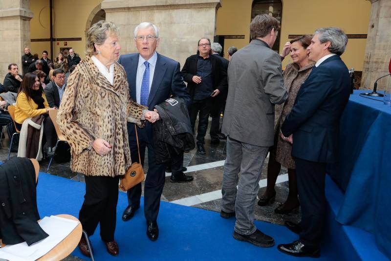 El acto tuvo lugar en el patio del Centro de Cultura Antiguo Instituto y estuvo presidido por la alcaldesa de Gijón, Carmen Moriyón, y el director de Ser Gijón y Ser Avilés, Pablo González-Palacios.