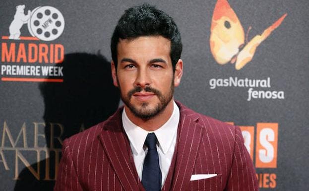 Mario Casas, pillado besando a una «misteriosa» mujer | El Comercio: Diario  de Asturias