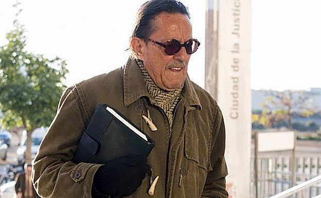 Julián Muñoz, hospitalizado de urgencia por una subida de tensión