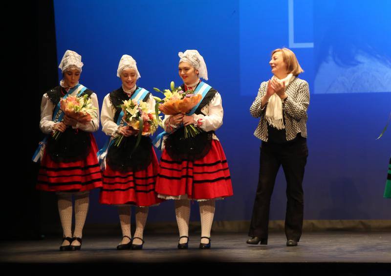 La Xana, Luz Quiles López y la Xanina, Irene Pérez Cortés, fueron elegidas en el Teatro Palacio Valdés en la tradicional gala que da inicio a las fiestas.