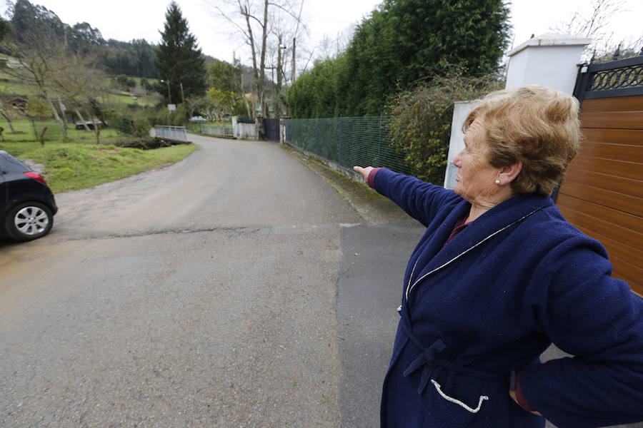 El barrio gijonés fue uno de los más afetados por las intensas lluvias caídas el domingo. Los vecinos piden que se limpie el río Pinzales para evitar que se vuelvan a repetir situaciones así