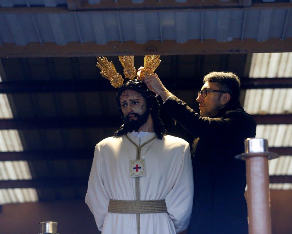 Cofrades y fieles procesionaron con la imagen por las calles de la capital asturiana