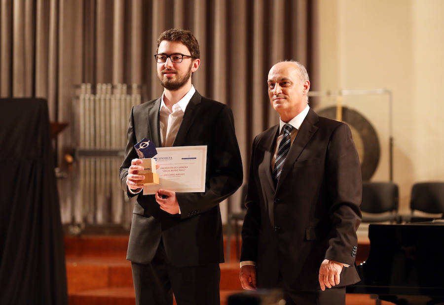 El Conservatorio Superior de Música Eduardo Martínez Torner celebra una jornada de puertas abiertas y entrega los premios de fin de carrera