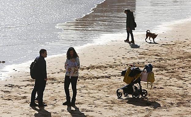 Vuelve la lluvia y el frío y nevará a 900 metros en Asturias