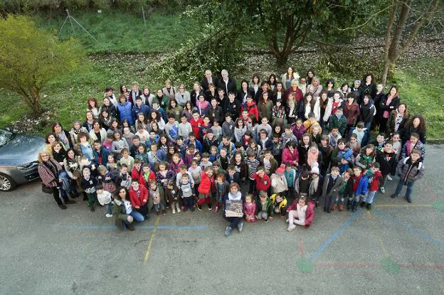 El Colegio Rural Agrupado 'Alto Nalón' durante la jornada. :: E. C.