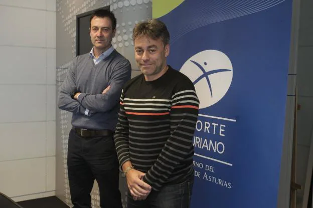 José Antonio Prieto, a la izquierda, con Ramón Tuero. 