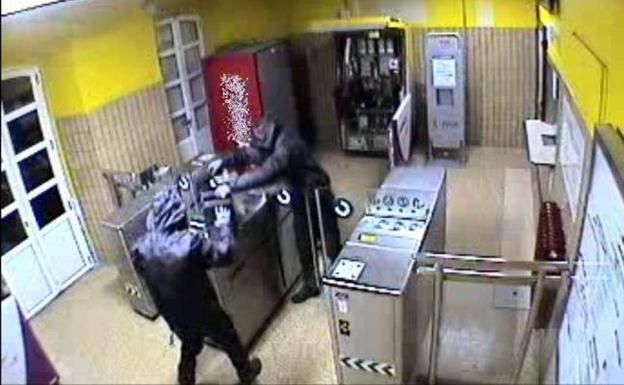 Detenidos seis rumanos por robar en máquinas de billetes de Feve 