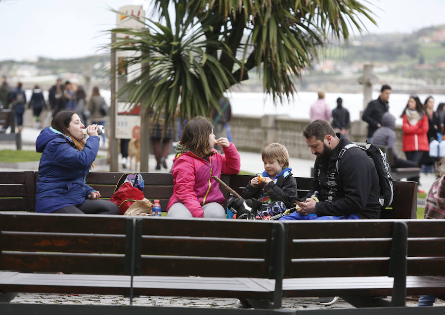 Fotos: El temporal marca la Semana Santa en Asturias