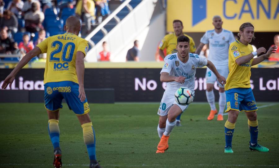 Con la mente puesta en el duelo europeo ante la Juventus y varias rotaciones, el Real Madrid superó a Las Palmas con dos tantos de Gareth Bale y uno de Karim Benzema.