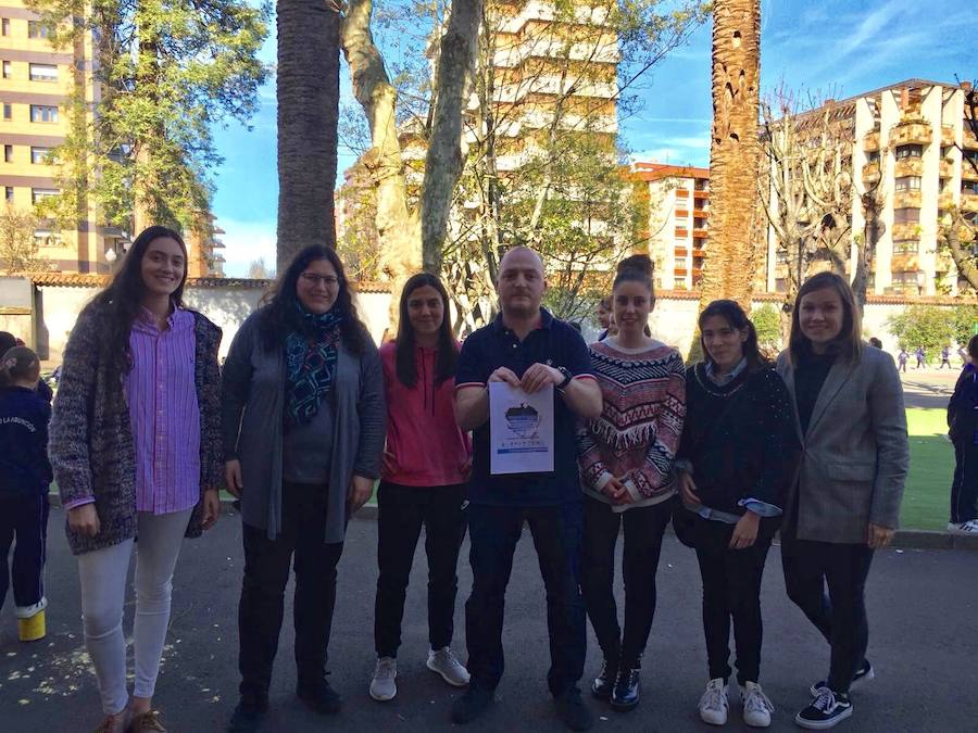 Familiares de personas con autismo celebran una reivindicativa jornada mundial de concienciación