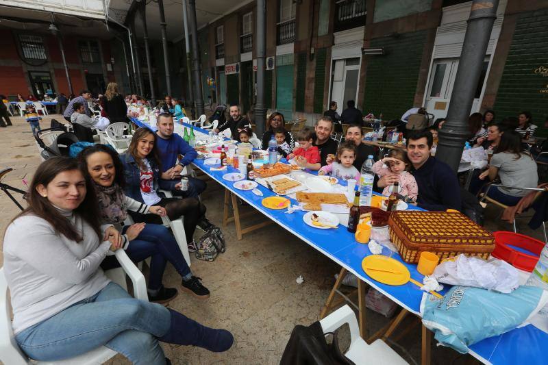 Fotos: Las mejores imágenes de la Comida en la Calle de Avilés